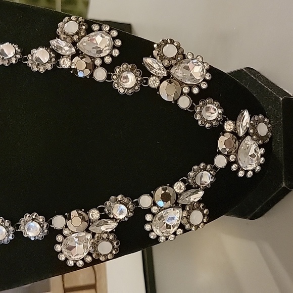 Vtg Inspired Clear & Milky White Faux Gemstones Black Necklace Great Condition! - Picture 7 of 16